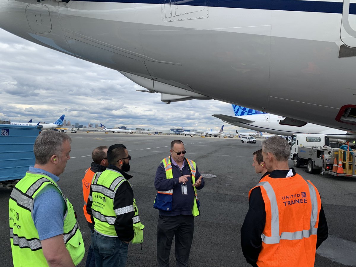 Team from Pit Crew U visits our EWR hub to learn more about our process. Looking forward to our leads having a great learning experience when we return to Pit Crew U in May. #GoodLeadstheWay @billwatts_11