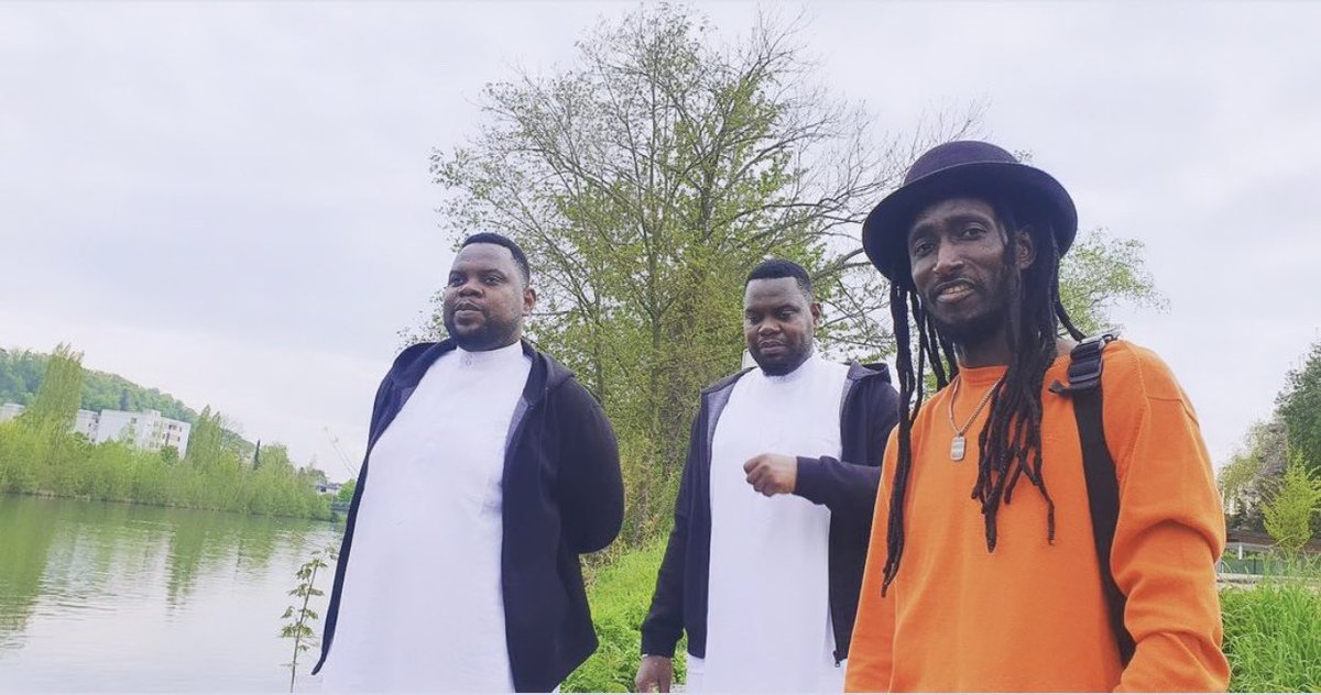 BigZay_DM's tweet photo. Alhamdoulilah Tout est Grâce 

C’est avec une sincère gratitude et une immense fierté  d’avoir eu l’honneur de recevoir mes Khalifs Jumeaux Hassan et Hussein d’Aïnou Salam, #Sindian à l'occasion de leur première visite officielle en #Autriche.
#Sénégal #casamance https://t.co/vA6kz2LASo