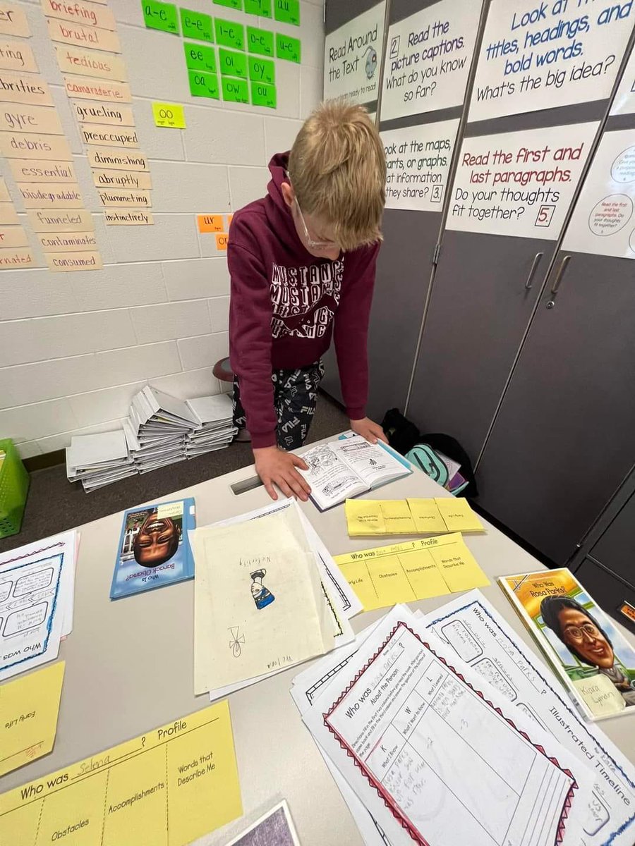 usd305libraries's tweet photo. LMS Reading students in Mrs. Doll's class borrowed books from the "Who Was?" series. Multiple USD 305 libraries loaned books and students shared their learning with a gallery walk. We are lucky the #305Libraries share materials with ALL students in USD 305! #305GrowsGreatness https://t.co/hjsRdRDdJm