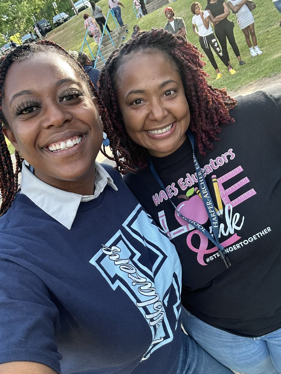 The woman with the APTT 🪄. @enjulique she is the mastermind behind the awesome event! Major congratulations 🎊 on merging families with educators/sharing resources and having fun through it all! Bridging the gap 🌁 #LiteracyCarnivalwithaSteamTwist #Fearlessleader #APTT