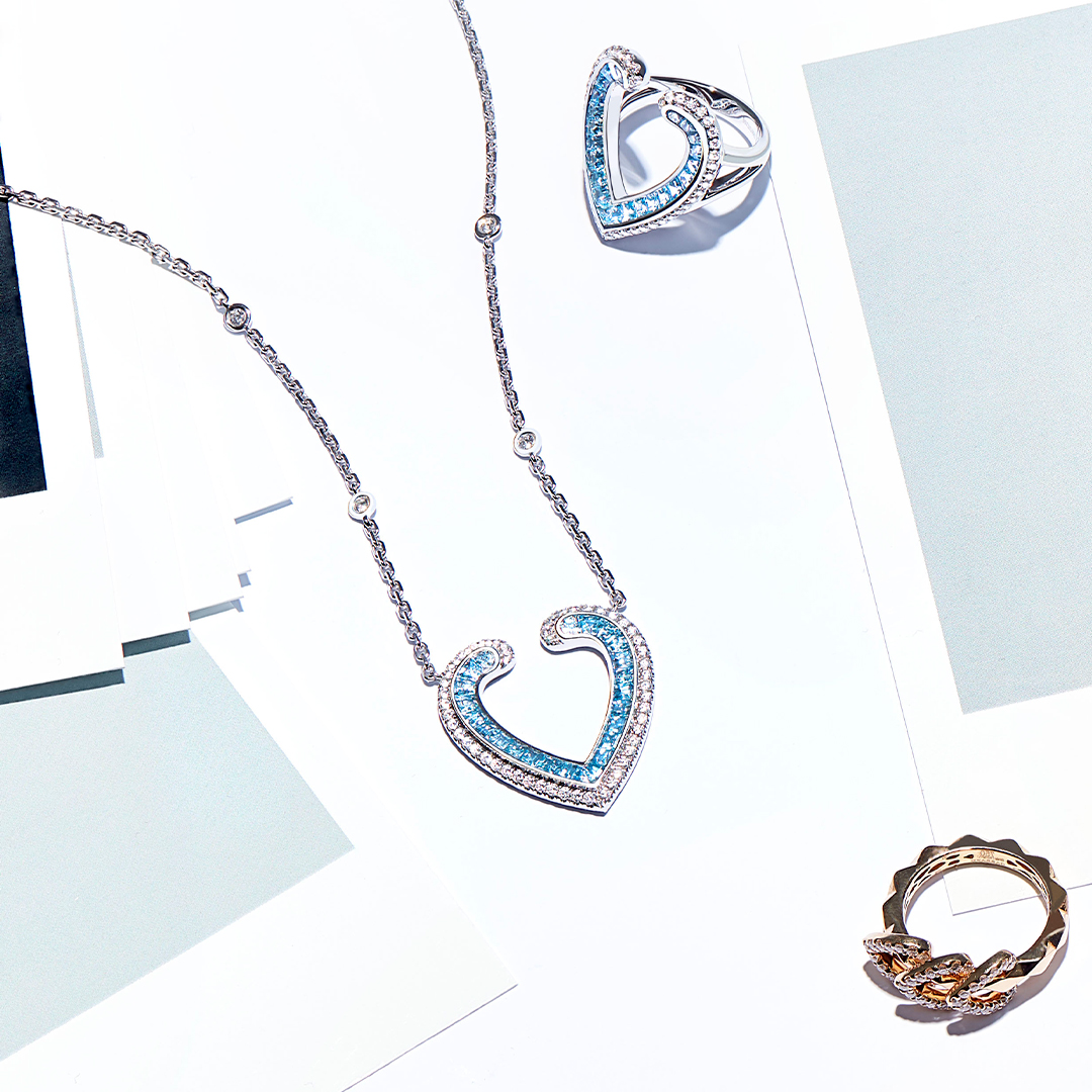 Inspired by the setting of the Cullinan I – the most precious diamond of all time – by Garrard in the Sovereign’s Sceptre in 1910, our Aloria jewels trace the heart-shape Sovereign motif in delicate diamonds or bold calibré cut gemstones. 

#Garrard #GarrardBlaze