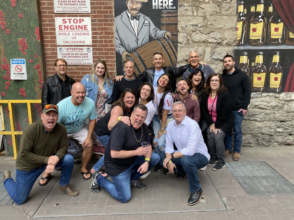 ⁦just a little fun with the <a href="/SolverGlobal/">Solver</a>⁩ sales and marketing team in #nashville 🎸🎶