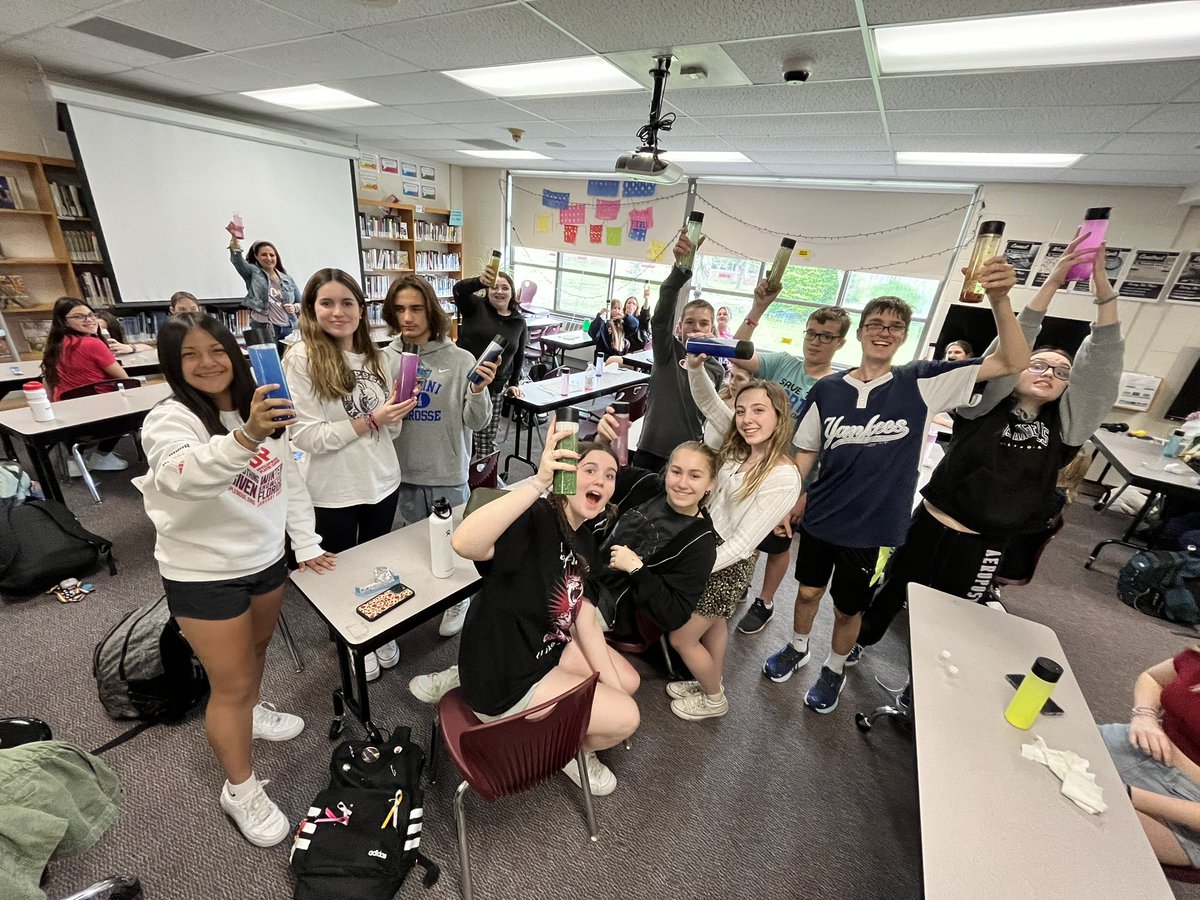 Lindsay Cesari tweet media