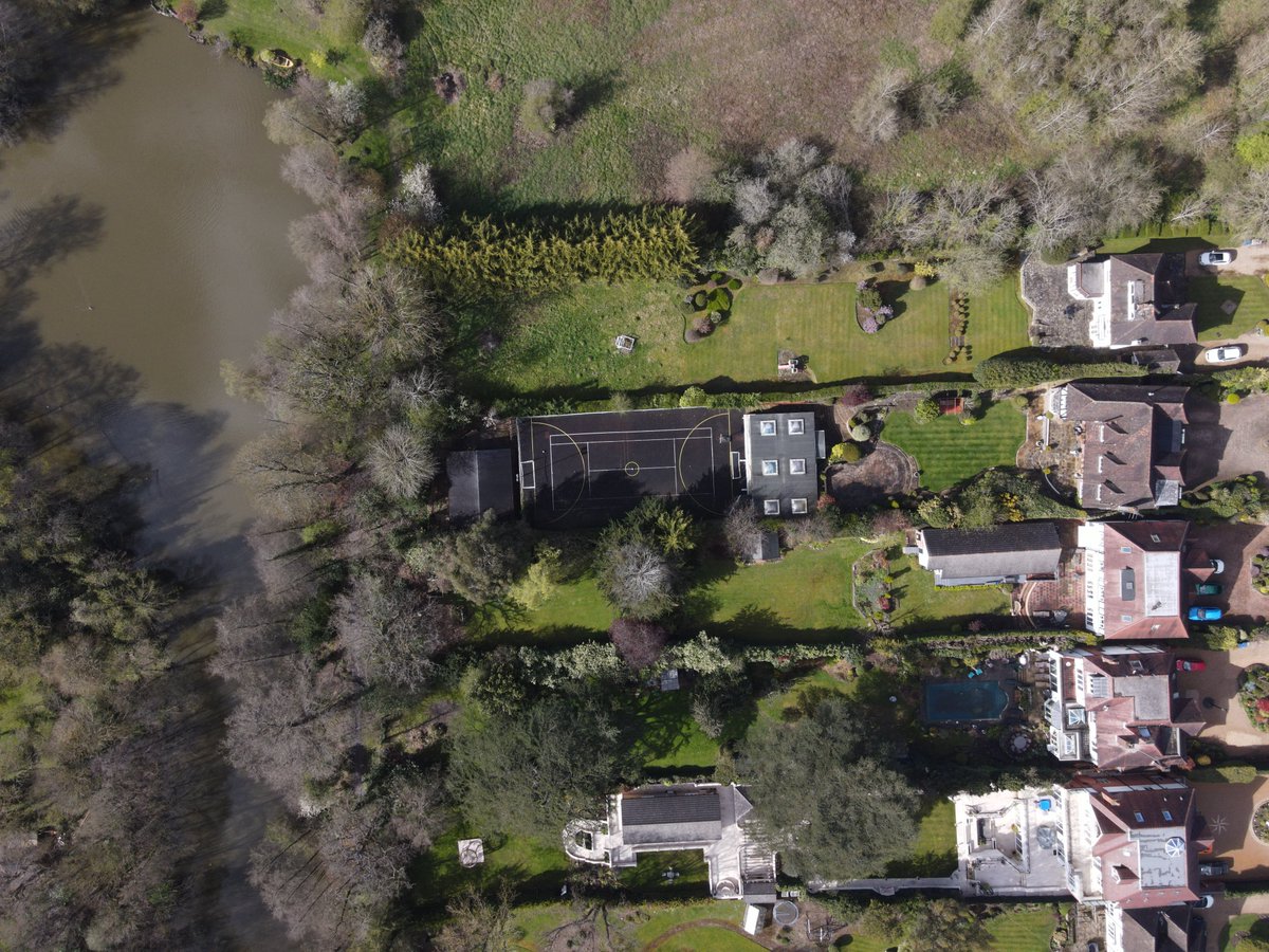 truthestates's tweet photo. 📍 Waters Edge, Park Drive, Harrow, HA3
💷 £2,600,000
X5 🛏 X4 🛀🏻 X3 🛋
📐Over 3,500 Sq ft
Situated On A Private No Through Road 
Highly Sought After Private Road
Indoor Heated Swimming Pool
Tennis Court/5-A-Side Football Pitch Gym
📩 info@truthrealestate.co.uk 
📲020 3576 2040 https://t.co/a5ficKHUY3
