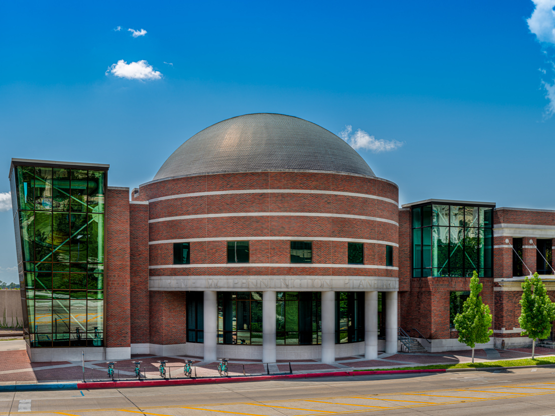 RiverHouseBR's tweet photo. Looking for something to do this weekend? Check out the Louisiana Art &amp; Science Museum - encouraging discovery, inspiring creativity, and fostering the pursuit of knowledge! Less than a 10 minute drive from #RiverHouseBR. https://t.co/XxKvQ93yEO https://t.co/jxZACX99ya
