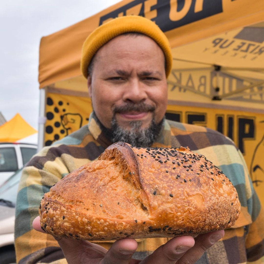 RizeUpBakery's tweet image. Have you come to see us at the Ferry Plaza Farmers Market yet? We feel so happy and excited to finally be at this market!!! ❤️🙌🏾 @ferrybuilding @foodwise

Not located in SF? No problem! We ship everywhere in the US: l8r.it/YiK2