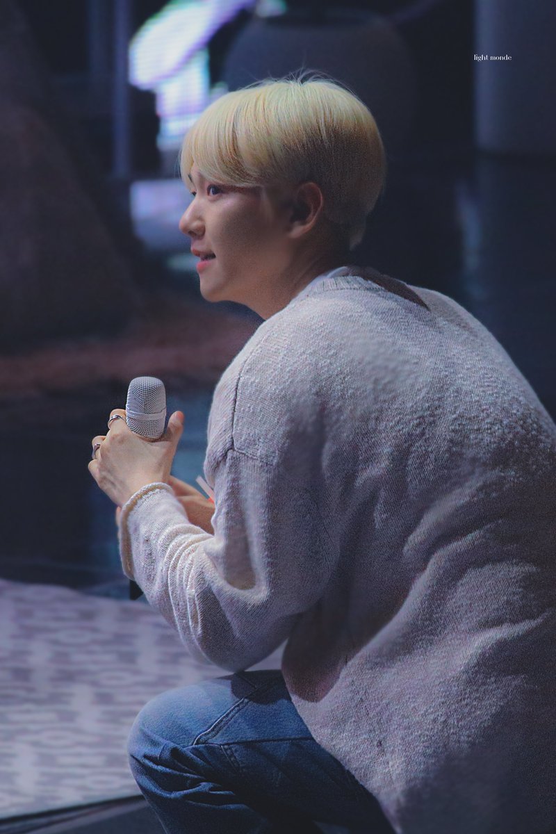 lightmonde56's tweet photo. 230505 큥일파티

우리 그냥 아무렇지 않게 마음 편히 오래 오래 보자 🩶

#백현 #BAEKHYUN @B_hundred_Hyun https://t.co/b1Wb8Y9mwh