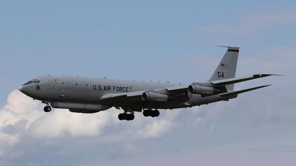 zCxdzz's tweet photo. recents from ETAR this monday
-C-17A 08-8198 as RCH325 #AE2FAA
-C-17A 08-8192 as RCH455 #AE2FA4
-E-8C 96-0042 as REDEYE6 #AE1492
-B767 N645GT as CMB118 #A87876 https://t.co/LUgUy0nxqh