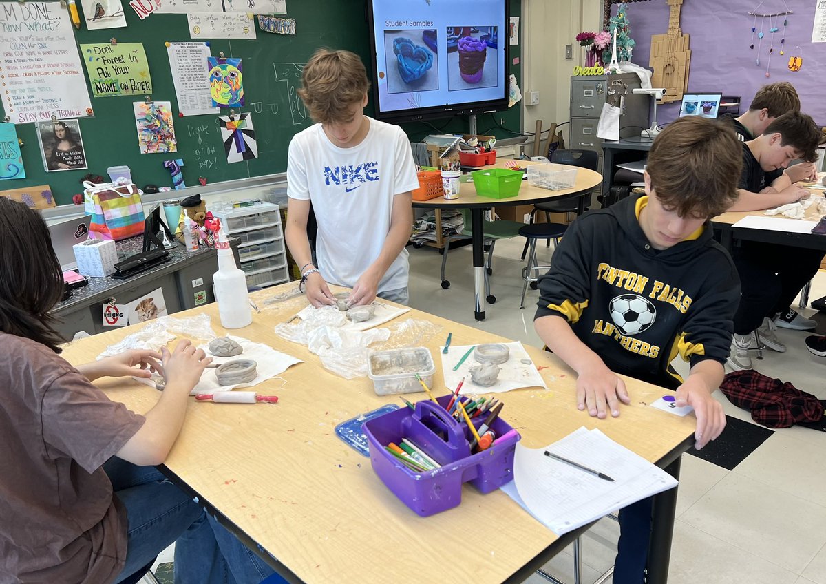 MsARTicoffTFMS's tweet photo. What an amazing group of 8th graders just sculpting away! #tfspantherpride #totallykilnit https://t.co/zE95M3lT89