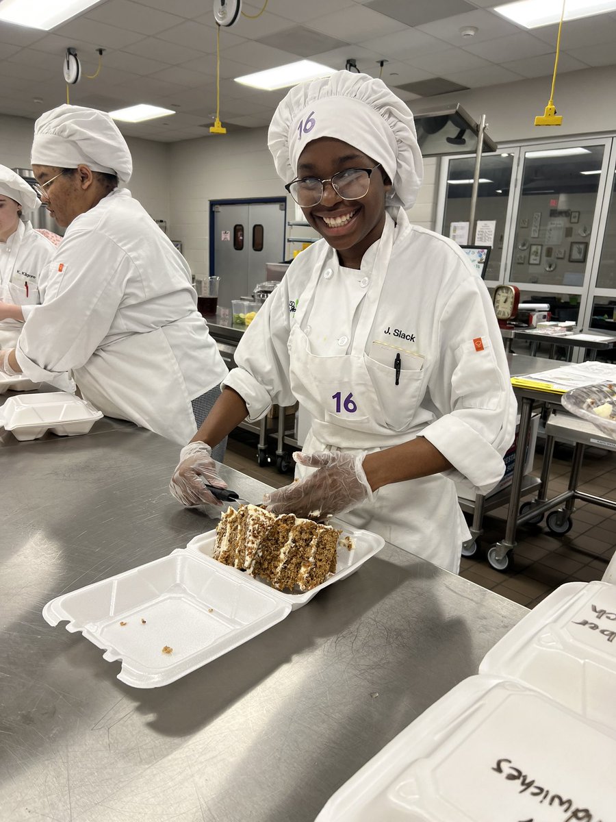 Julie Hinaman tweet media