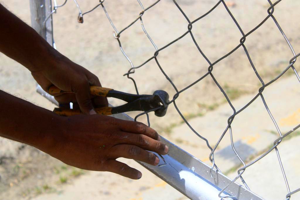 #EnFotos📸 Con la visita del director general de <a href="/MarinoDeTodos01/">@MariñoDeTodos</a> <a href="/carlosvenott/">ℂ𝕒𝕣𝕝𝕠𝕤 𝔾𝕦𝕫𝕞𝕒́𝕟</a> y nuestro director <a href="/carlosespaa15/">carlos alberto España</a>, se llevó a cabo la inspección a los trabajos de embellecimiento de la cancha de Samán Tarazonero II #12AñosGMVV