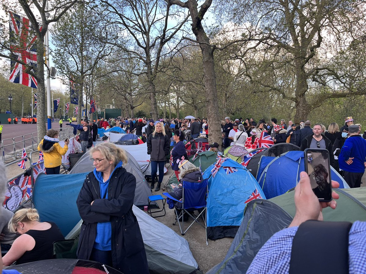 CarryStrategy's tweet image. Bit much but I respect