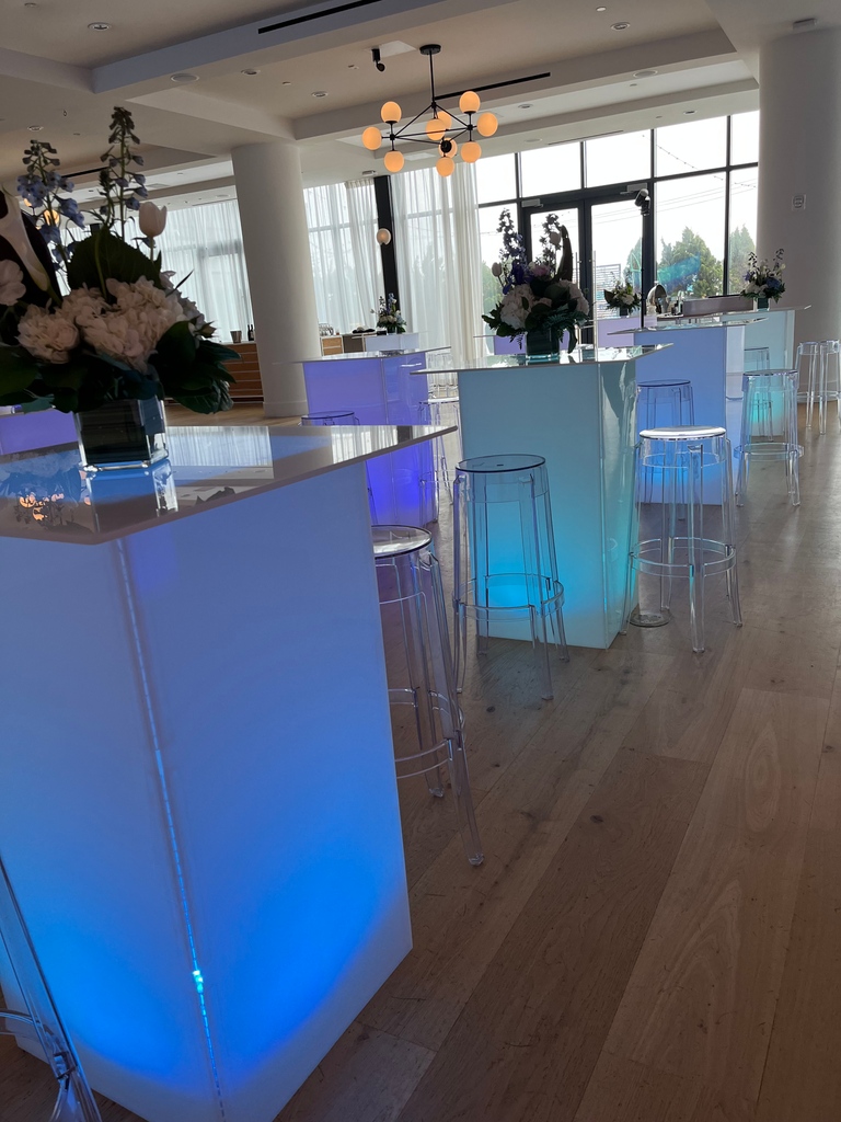 NYFFevents's tweet photo. Catching waves at a surf-themed bar mitzvah 🌊☀️🏄‍♂️

Guests enjoyed a surf simulator, ping pong, air hockey, and Pop-A-Shot at a beachy mitzvah celebration at The Rockaway Hotel.

#NYFF #NYFFEvents #newyorkevents #furniturerentals #gamerentals #barmitzvah https://t.co/b7Gt2XwxHq