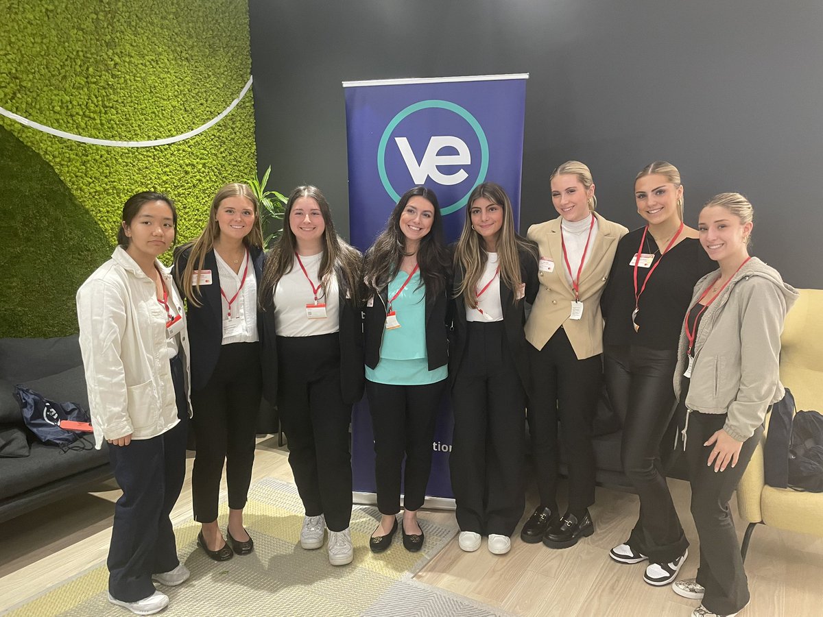 BethpageHS_Biz's tweet photo. Ms. Kugler, Ms. Simpson and business students had a great day at the Winning Women’s leadership conference hosted at the Mastercard Tech Hub in NYC! #Wearebethpage #mastercard #VE @BethpageUFSD 🍎🗽✏️ https://t.co/Jmei4Xt1Wo