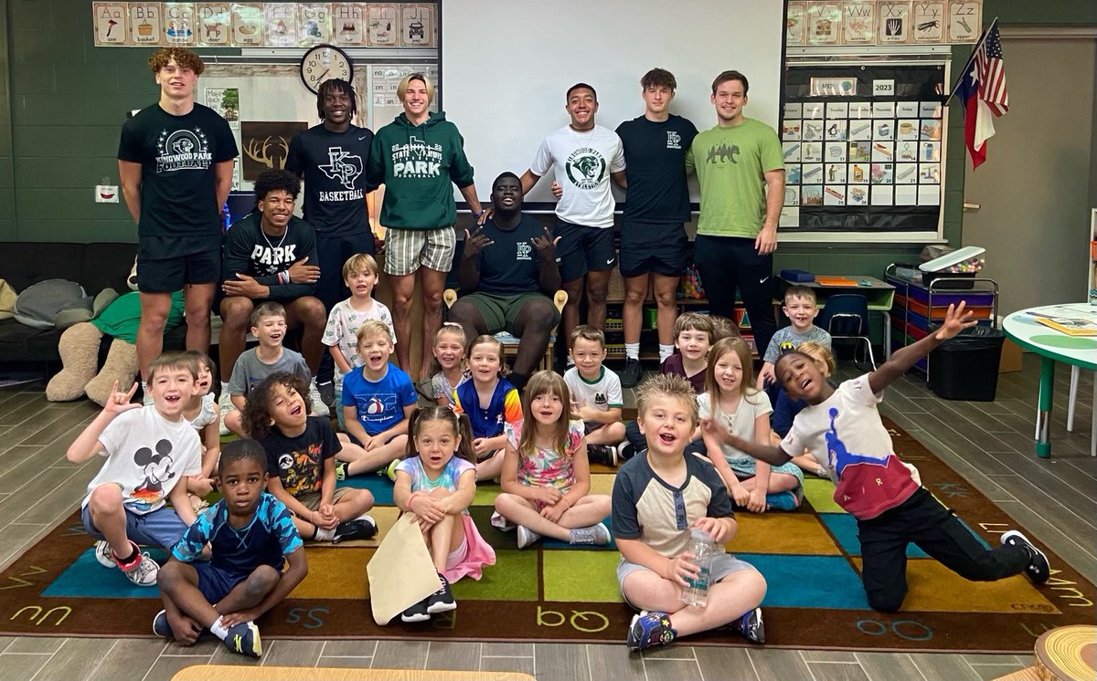 KPark_Football's tweet photo. Our athletes had a great time today at @HumbleISD_BBE reading and interacting with the kinder bears🐻! They definitely brought the juice today during the Pep Rally 🔊 #FuturePanthers #Family https://t.co/Hu9DYzbAaE