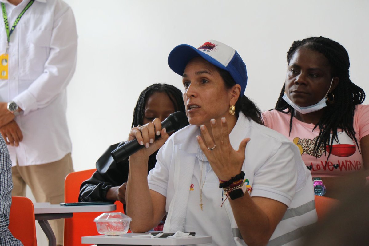 FranciaMarquezM's tweet photo. #Hoy desde #Suárez #Cauca, como Gobierno Nacional atendemos y escuchamos el llamado de esta región para buscar soluciones a la situación de orden social y de seguridad que se viene presentando y que está involucrando a niños, niñas, adolescentes y jóvenes.
Sigue el hilo 👇🏿 https://t.co/vreFaNFboV