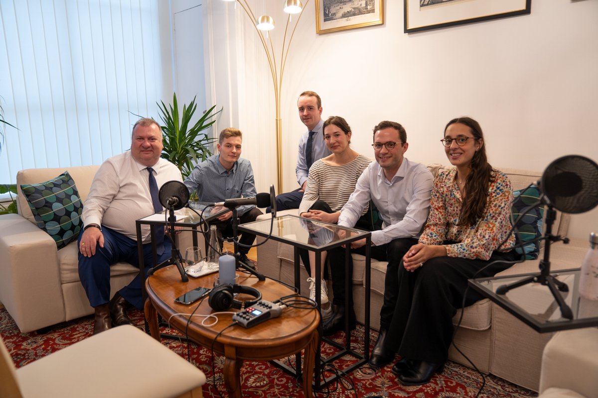 DG_Armement's tweet photo. Je réponds aux questions des @Jeunes_IHEDN sur leur podcast #FortEclair.
Je suis heureux d'avoir rencontré une jeunesse aussi engagée et cultivée sur les questions de défense.
➡️ Sortie prévue le 12 mai ! https://t.co/NGwo2D49JH