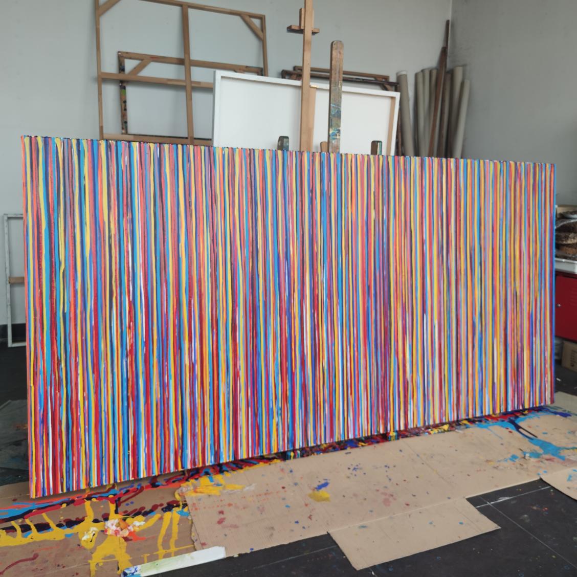 Hi fam, I've been very busy lately painting this huge 250 x 125 cm (100" X 50") canvas. It's not finished yet... Needs more stripes 😅 Have a great weekend ahead 🤗🥰