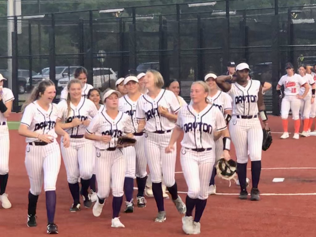 daytonbroncos1's tweet image. Lady Broncos win 8-0. Area Champs!!!