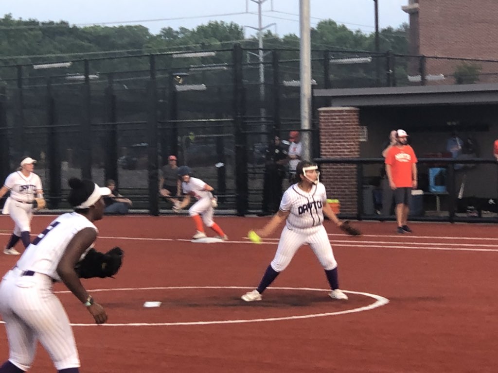 daytonbroncos1's tweet image. Lady Broncos win 8-0. Area Champs!!!