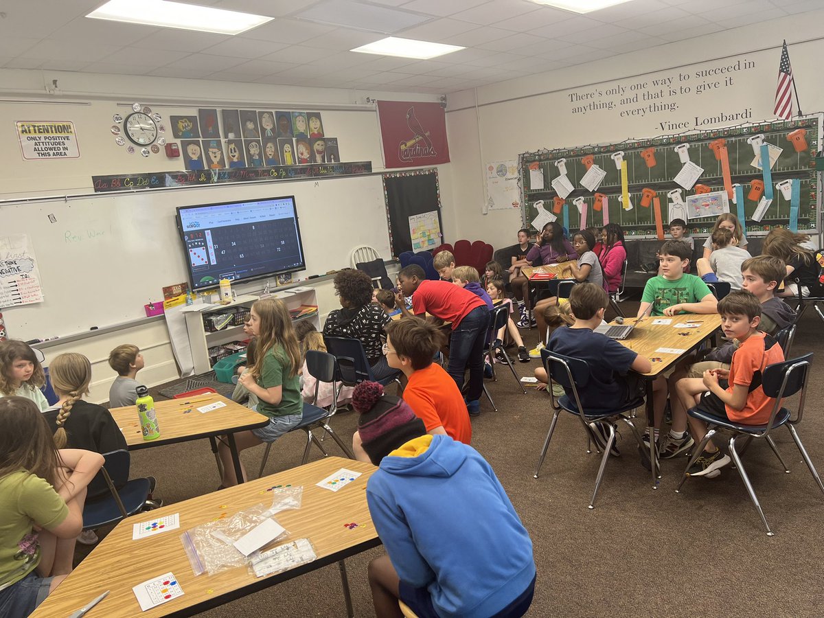 MESHoneyBees's tweet photo. Gratitude: BINGO BABY!!! 4th grade got really into it! #HalfDayFun #AveryWay #HoneyBeeNation @Mrs_Dwyer4 @Coach_Ball4 https://t.co/j2OZKDbSHK