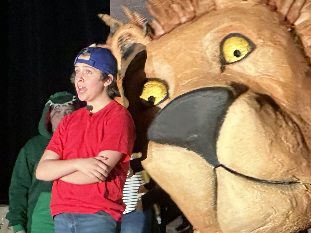 hcpss_wlms's tweet image. Opening night was sold out!  #ReallyRosie don’t miss out…get your tickets now!