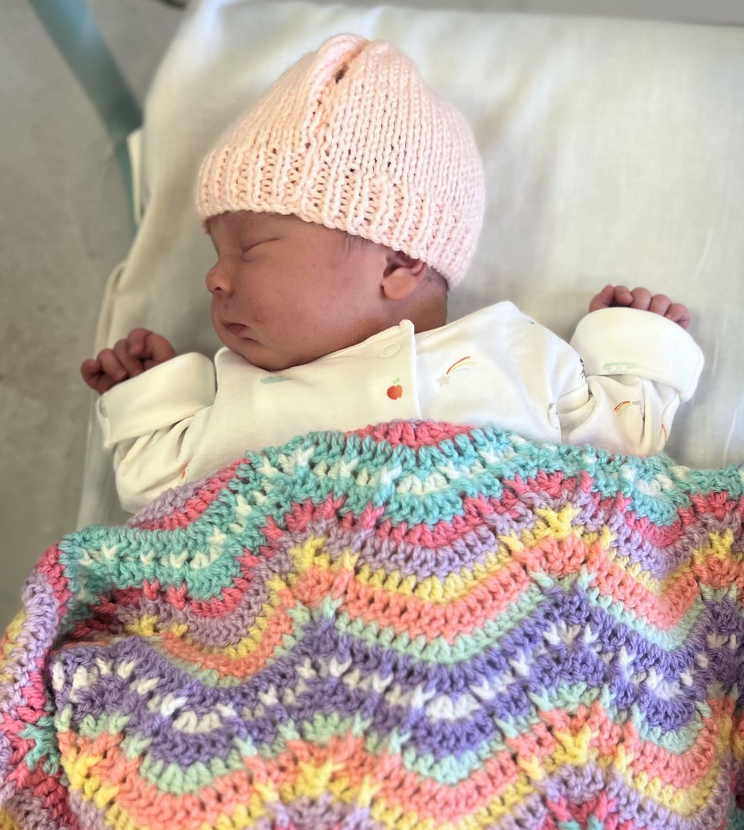 SarahBGriff's tweet photo. One more reason to be incredibly grateful for our #NHS. Big thank you & happy #InternationalDayoftheMidwife to all at @MidYorkshireNHS - amazing care from whole maternity team at #pinderfields this week. #thankyou #newborn @MY_NHSCharity https://t.co/6wQG7hMkFR