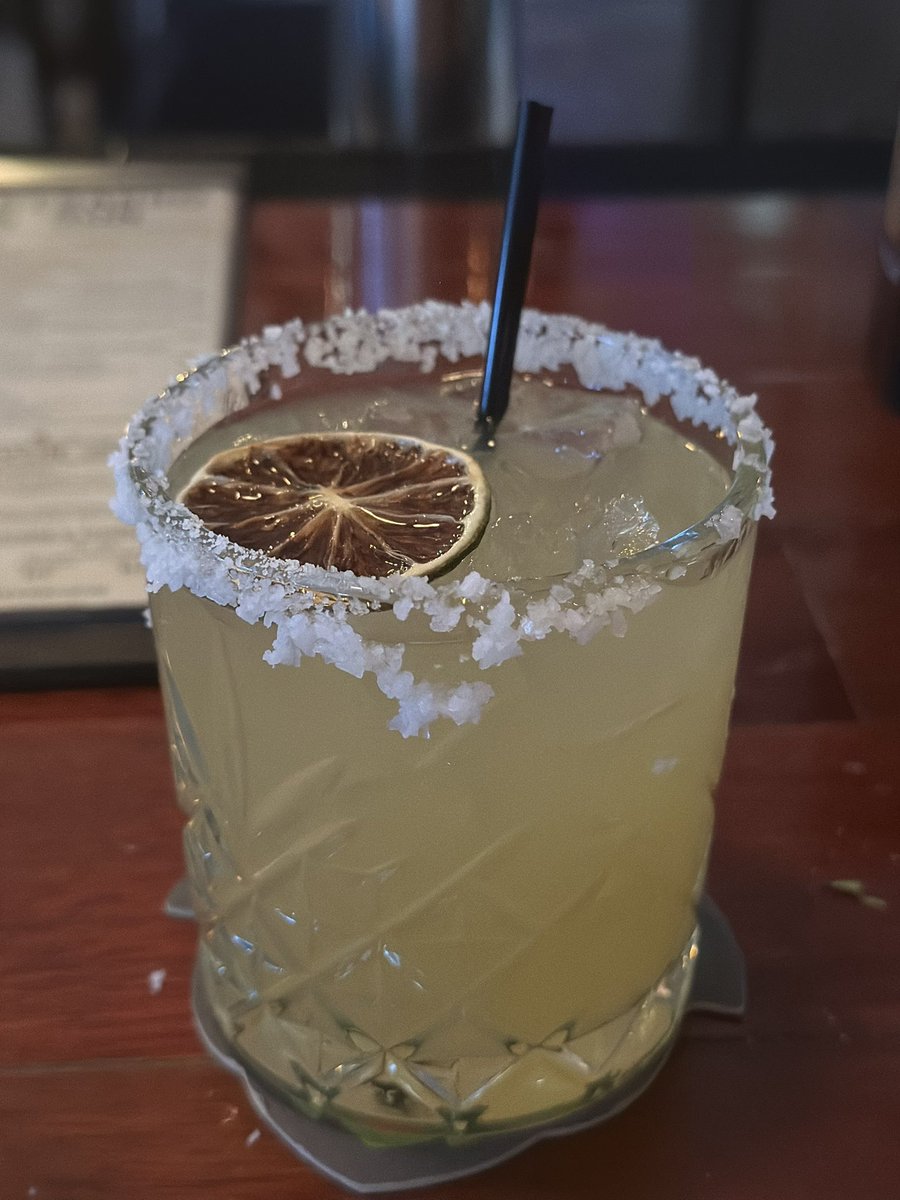 soxsidecardguy's tweet photo. Delicious margarita @theRIPH #CincoDeMayo https://t.co/wtiKEW26Z8