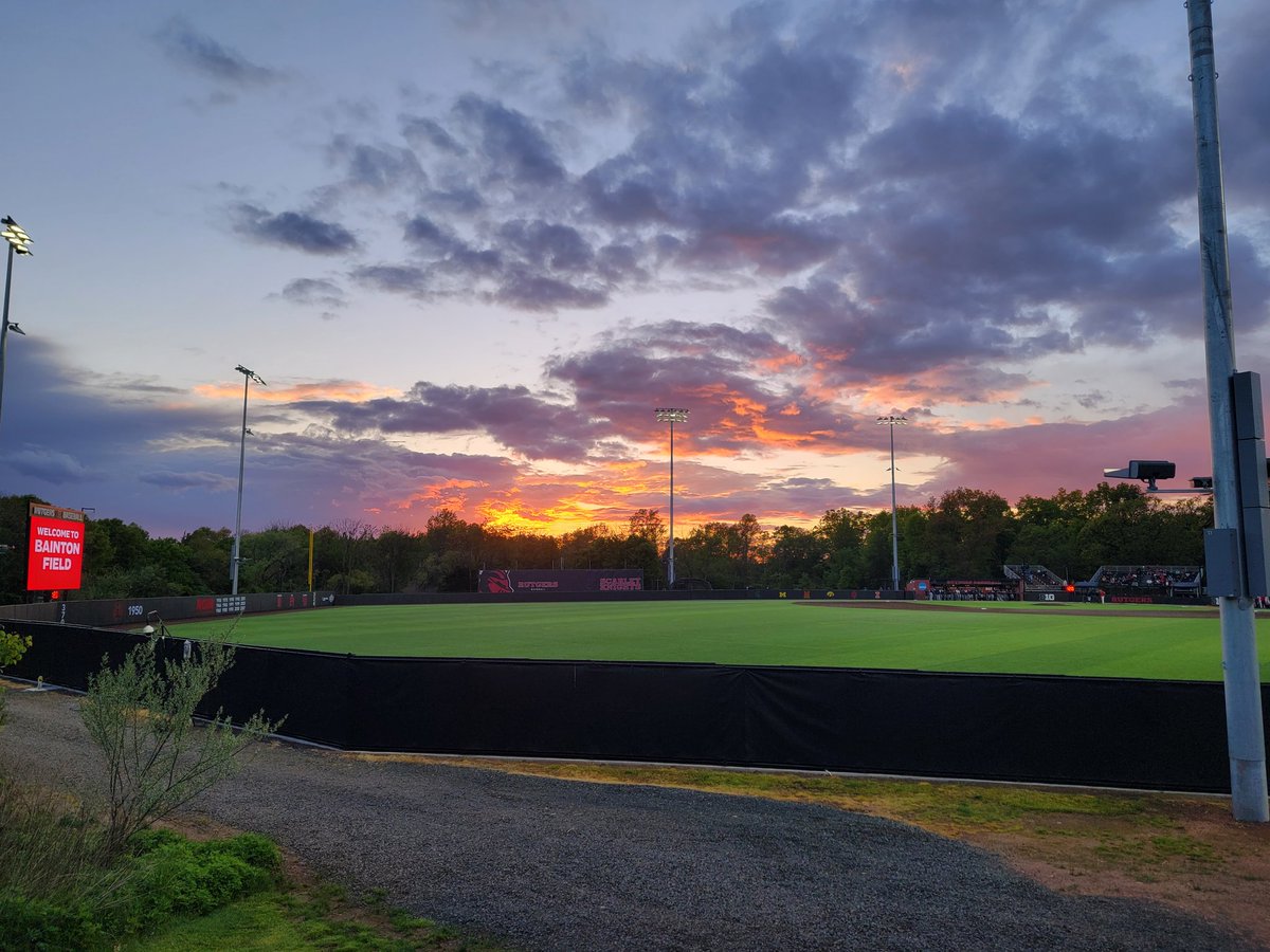 KnightsBrigade's tweet photo. R staRt pushed back 2 houRs, but we don't caRe because it's not a school night! 

Let's #GORU

@RutgersBaseball 
undeR the #KnightLights 

#TCD #BeatPSU https://t.co/dBqpHJRSYa