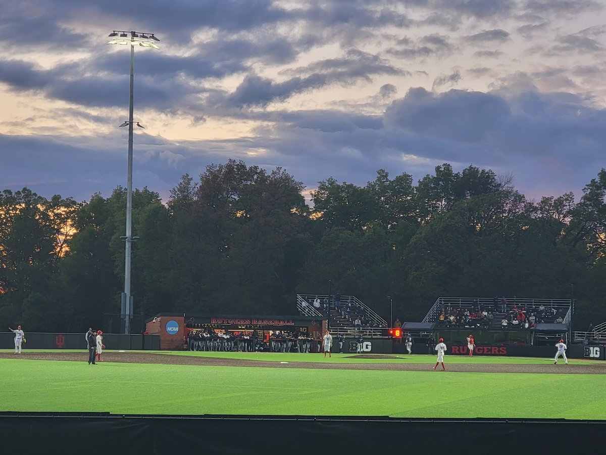 KnightsBrigade's tweet photo. R staRt pushed back 2 houRs, but we don't caRe because it's not a school night! 

Let's #GORU

@RutgersBaseball 
undeR the #KnightLights 

#TCD #BeatPSU https://t.co/dBqpHJRSYa