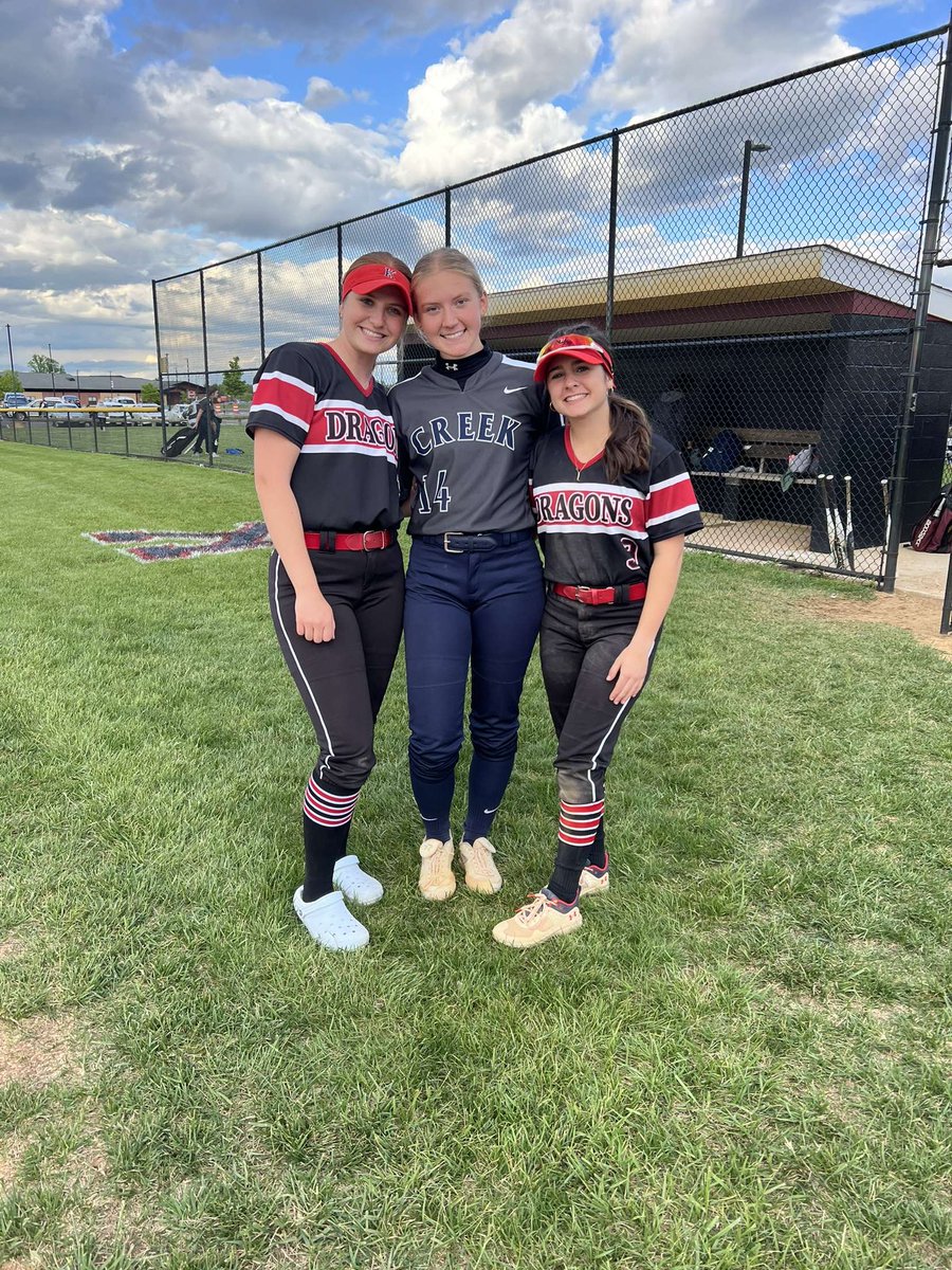 dbrandley2024's tweet photo. No matter the outcome, it’s always nice to play against some Outlaws!! ❤️🫶🏼 
@JOutlawsGold_DB @outlaws18ucav @avapaoletti_ @KarsTaylor_307 https://t.co/YDaGEpO6jJ
