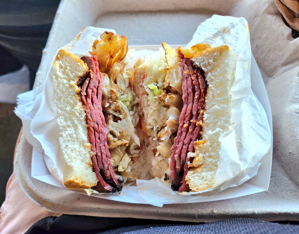 My Food of Choice tonight at PNC Park is...@primantibros Pastrami & Cheese! A favorite of mine! #SimplyDelicious 😋 #AlmostFamous #BallparkEats ⚾️
#LetsGoBucs