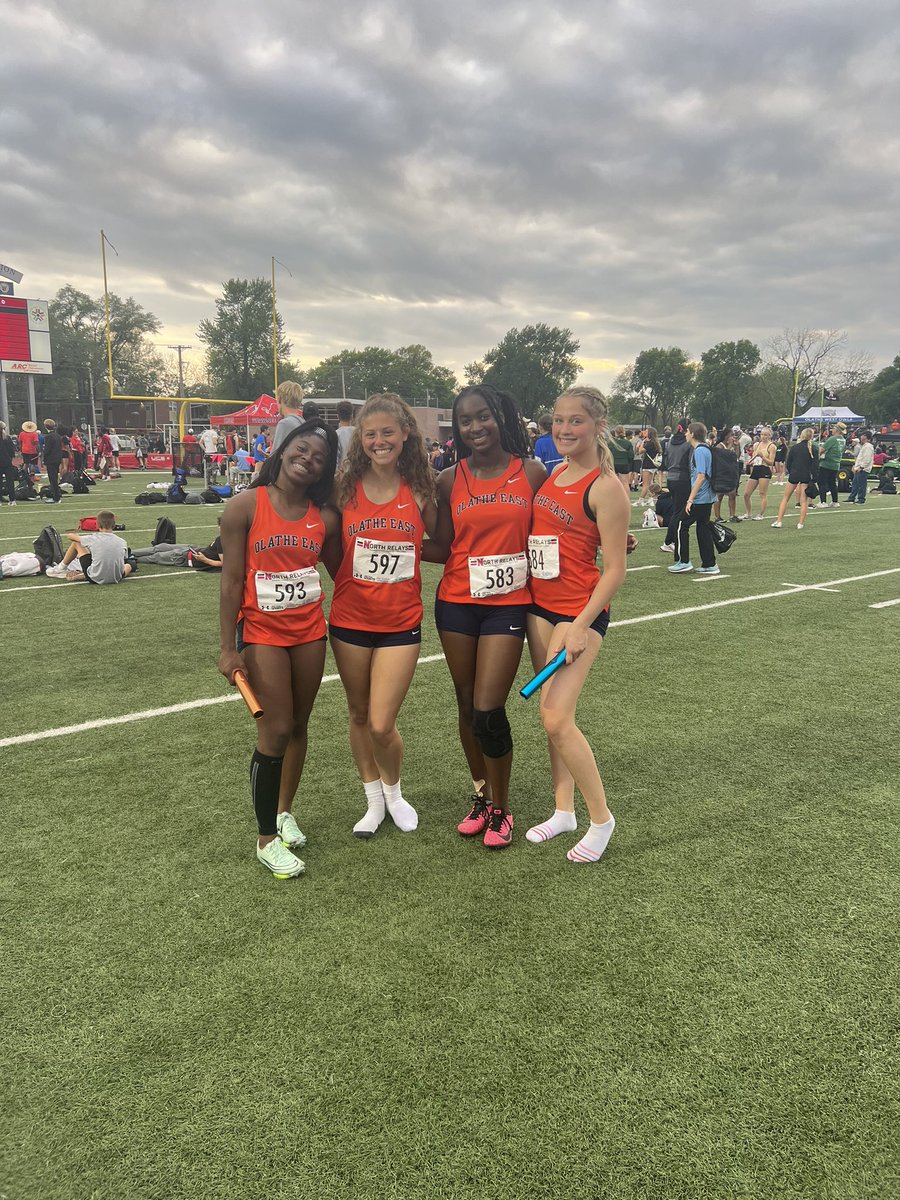 3rd place for our girls 4x100!!!!