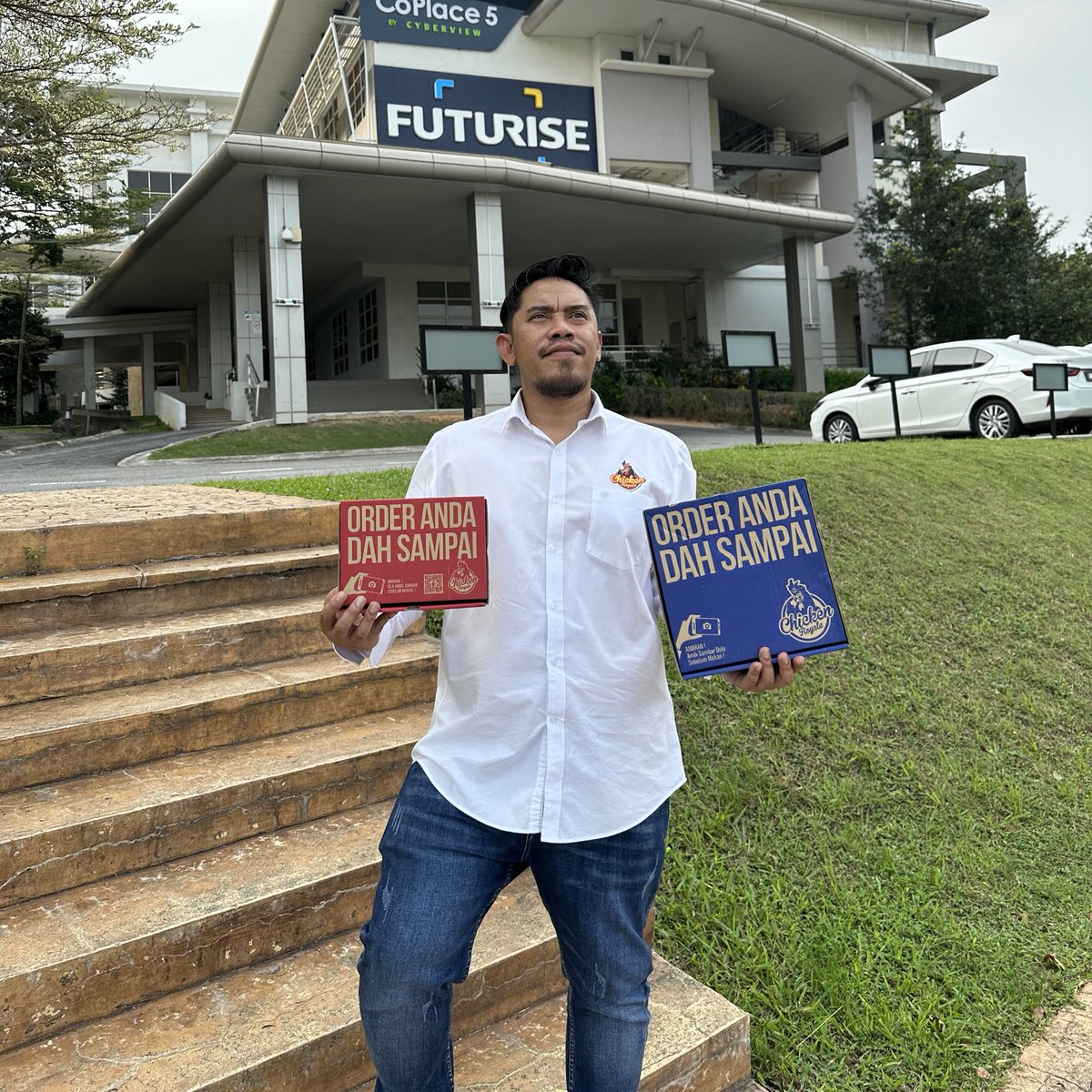 1. Sebagai pemilik Chicken Royale, saya menggunakan WEB BASE / CLOUD APP untuk menguruskan operasi restoran saya dengan lebih cekap dan membantu membesarkan perniagaan saya.  !! Meh saya kongsi rahsia senjata pengurusan efisyen saya 

#NazDaim #restaurateur #fnb #entrepreneur