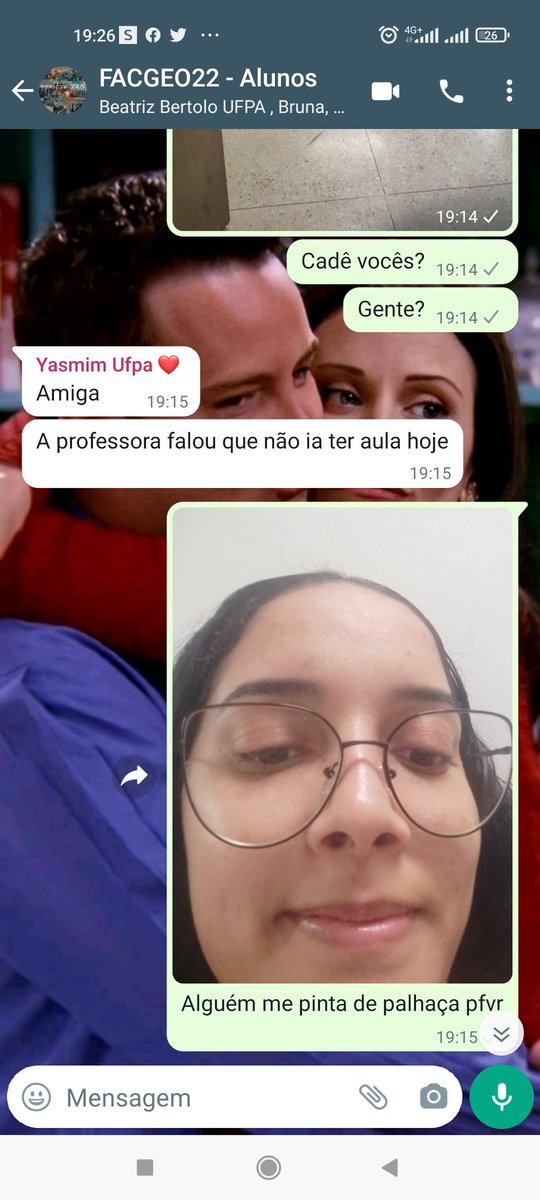 EmellyLago's tweet image. E hoje que eu fiquei tão ocupada no trabalho que não pude olhar o grupo da faculdade onde avisaram que não teria aula hoje e acabei indo pra lá e fiquei esperando lá sozinha a começar a aula. 🤡🤡🤡