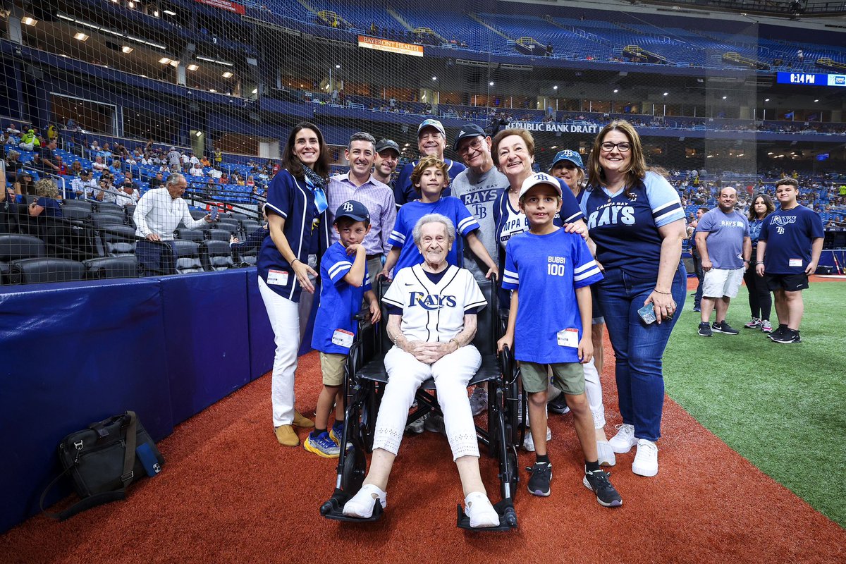 Before tonight’s game, Helen Kahan, who turned 100 years old today, threw out the ceremonial first pitch on behalf of @FLHolocaustMus. Helen is an Auschwitz survivor. After escaping the Nazis, Helen immigrated to the United States in 1967 and now resides in St. Petersburg.