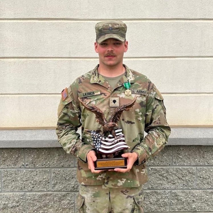 🇺🇸🦅 Congratulations SPC Lasnick of Chosin, 1-17 IN “Buffalos” on being named @2INFDIV Soldier of the Year! Keep up the great work!! #SeizetheHighGround