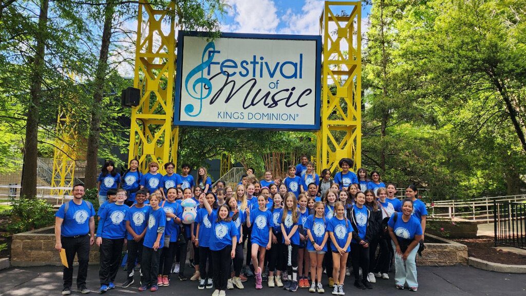 ✨ It was a gorgeous day for our fifth and sixth grade chorus to SHINE at the Kings Dominion Music Festival! 🎶
