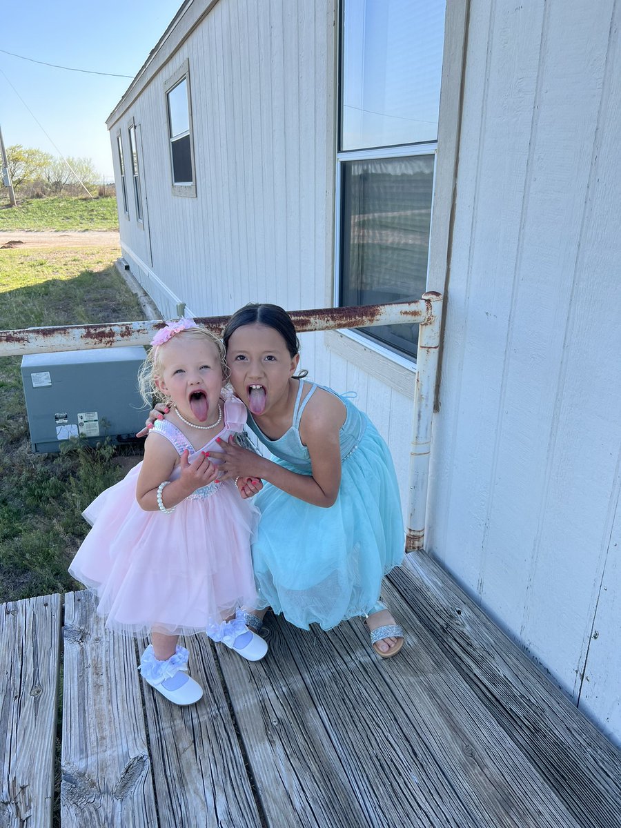 Fayth_Ambur's tweet photo. My 2 best girls off to their first Daddy Daughter Dance. My heart is SO full. 💕☺️🥹😍 https://t.co/0PJGFFnjUr