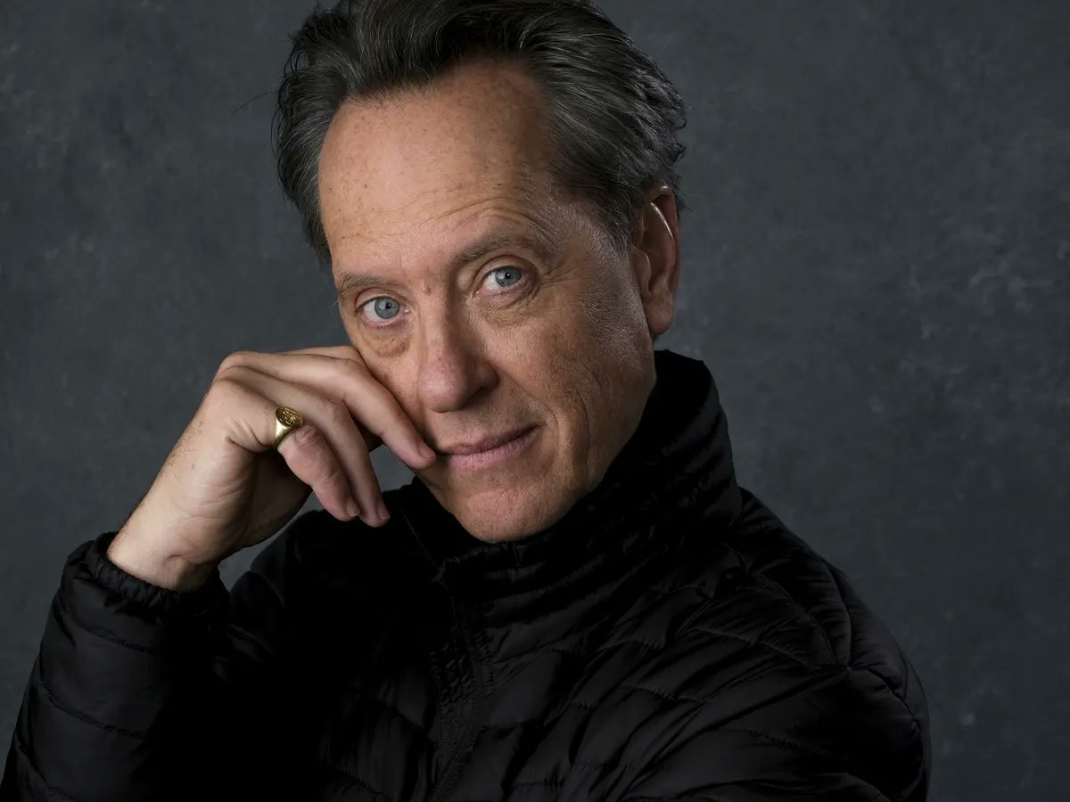 AlienPredatorU1's tweet photo. Ha cumplido 66 años el actor Richard E. Grant, que interpretó a Víctor Kramer, ambicioso Gobernador de la Colonia Titán, en #AlienInfinite
¡Muchas felicidades! 🎉🎉🎉🎊🎊🎊 https://t.co/uScHFD8b0m