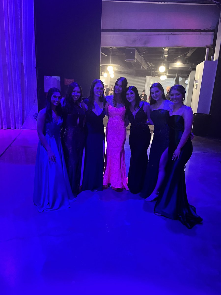 Our juniors (and sophomores) looked beautiful at prom tonight!!💗