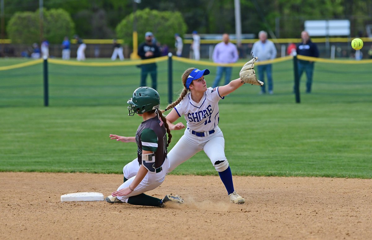 RHSphotographer's tweet photo. It may have been Senior Day, but the Rockets also had plenty of contributions from younger players in the win over Shore Regional. https://t.co/POOiYmCbk4
