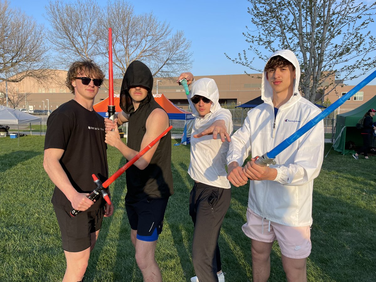 💥STATE QUALIFIER💥

“This is the best qualifying picture EVER!”

Congrats to this new 4x200m Relay team for running a SQ time of 1:34.82! This puts Presley on the bus to Bismarck! Great job Charlie, Xander, Trey and Presley! 

#getonthebus
