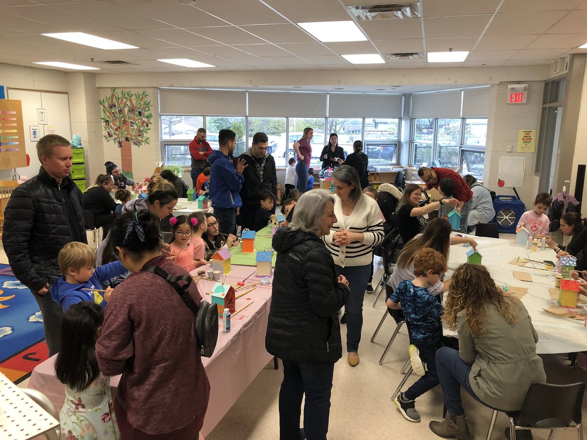 What a lovely family day at @HOFAM_DPCDSB. Thank you to all the parents who came to help paint bird houses 🐦