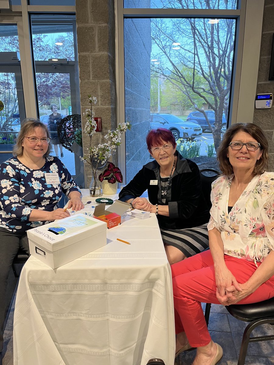 AnnaHopkins11's tweet photo. Garden Club of London Flower Show at Civic Garden Complex. Thank you to all the volunteers for your commitment and support in keeping our City beautiful. #lldnont https://t.co/IbCgWV0a5w