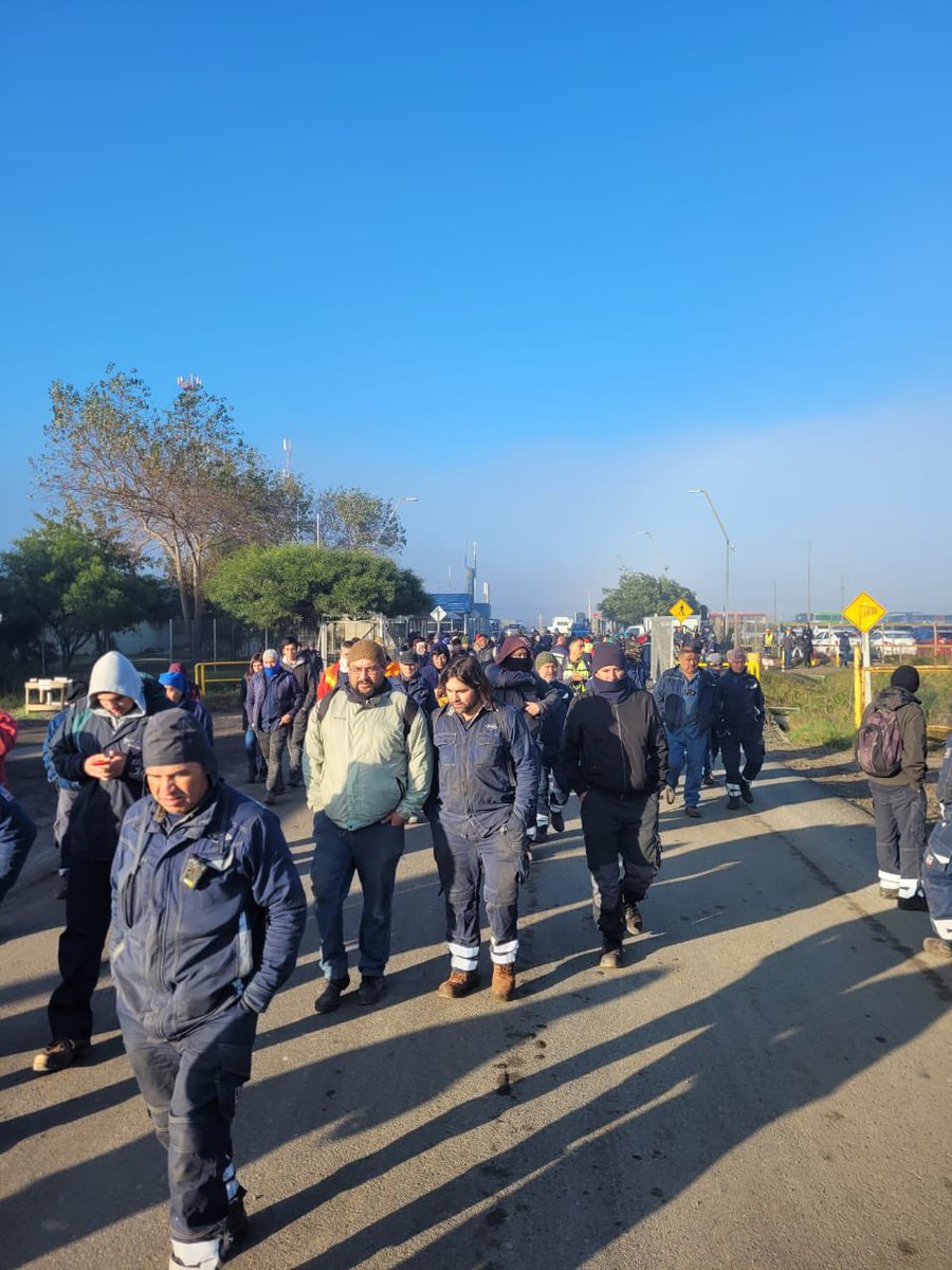 fenatrasub's tweet photo. 🟢⚫️ Trabajadores contratistas ENAP @Enap_Informa Bio Bio FENATRASUB y Concón FESINTRAB en Huelga tras reunión del día de ayer donde empresa se negó tajantemente a negociar beneficios reales para trabajadores

ENAP ni siquiera ha tomado contacto con trabajadores @glo_maldonado_f https://t.co/g6QM6rIHLa