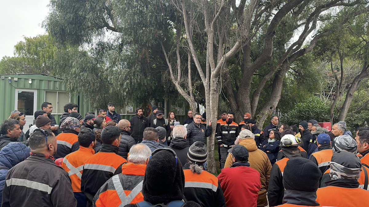 fenatrasub's tweet photo. 🟢⚫️ Trabajadores contratistas ENAP @Enap_Informa Bio Bio FENATRASUB y Concón FESINTRAB en Huelga tras reunión del día de ayer donde empresa se negó tajantemente a negociar beneficios reales para trabajadores

ENAP ni siquiera ha tomado contacto con trabajadores @glo_maldonado_f https://t.co/g6QM6rIHLa
