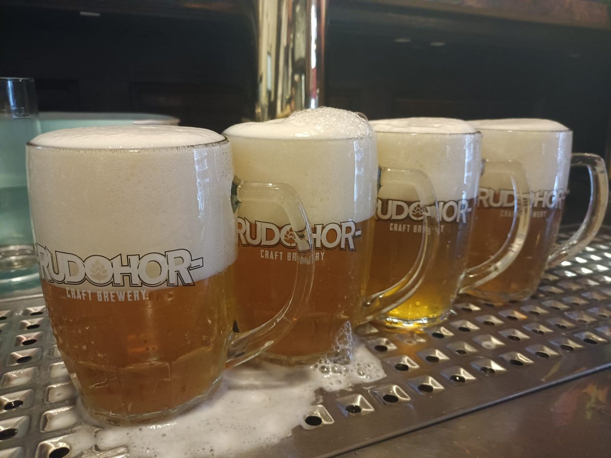RUDOHORCraft's tweet photo. Čtyři. https://t.co/NPM50CigPu