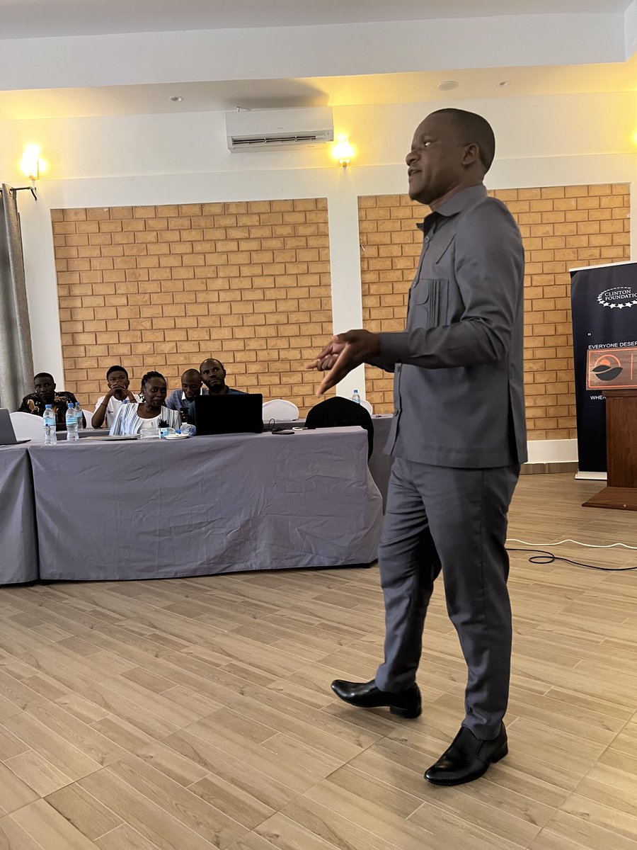 Yesterday,  a staff member from the  Directorate of Planning, Policy and International Cooporation in the Ministry of Agriculture, ⁦<a href="/p30255/">ndalahwa pastory</a> Pastory Ndalahwa, making appreciative commentary during his visit to the <a href="/ClintonFdn/">Clinton Foundation</a> supported Community Agribusiness program in Iringa