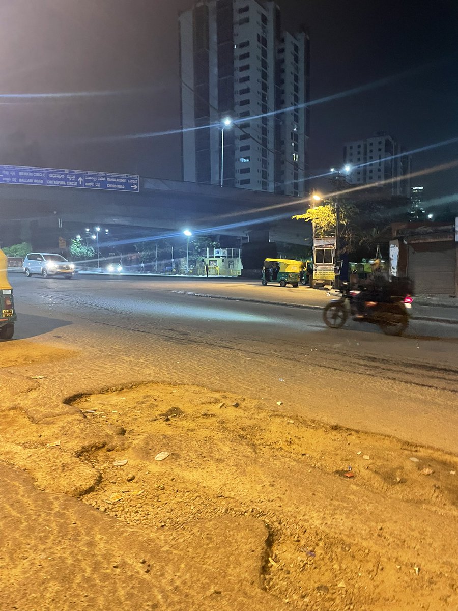 FruitZapppp's tweet photo. @PMOIndia Our respected PM,

Please one small help do visit my locality/constituency during your Bangalore Roadshow, It would save many people from injuries while travelling through the beautiful smooth road.

Please save us from good roads during this election.
@PMOIndia https://t.co/p1bSzVHiGX